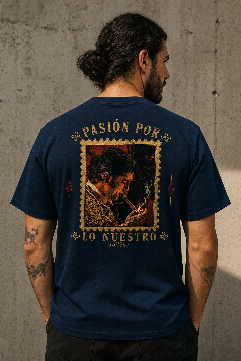 Modelo con camiseta El Descanso